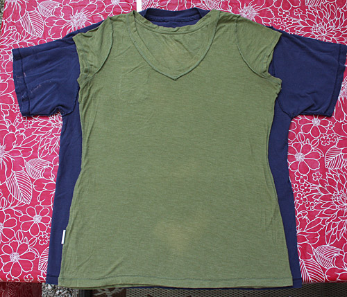 Large T-Shirt to Fitted Tee Tutorial